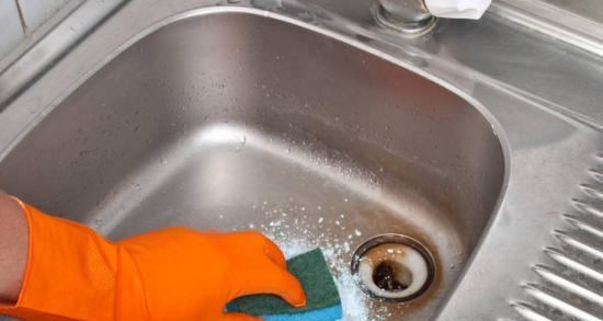 如何清洗热水器水龙头的水垢（简单有效的清洗方法让水龙头恢复正常流量）