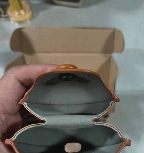 蓝牙耳机通用皮套的用途是什么？