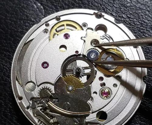 蓝牙耳机如何拆卸进行清洁？拆卸过程中需要注意什么？