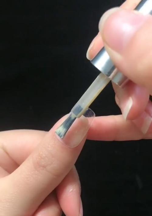 三星手机指甲壳拆卸方法是什么？需要什么工具？