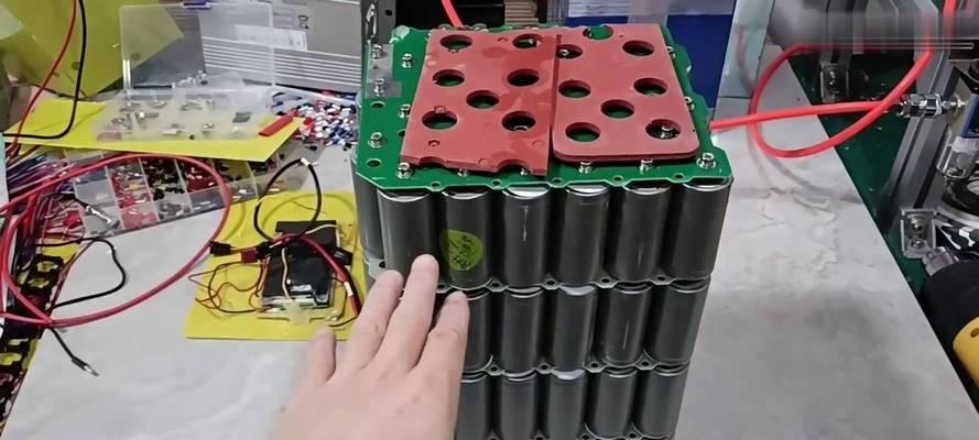 电池皮为什么不能撕开？撕开电池皮有什么后果？