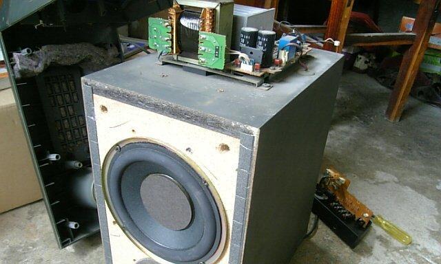 东风风行专用低音炮拆解步骤？