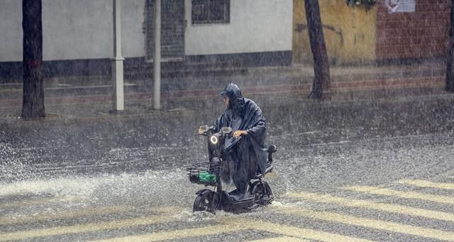 山东！未来三天中到大雨局部暴雨，雷电来袭！具体中心位置已定！