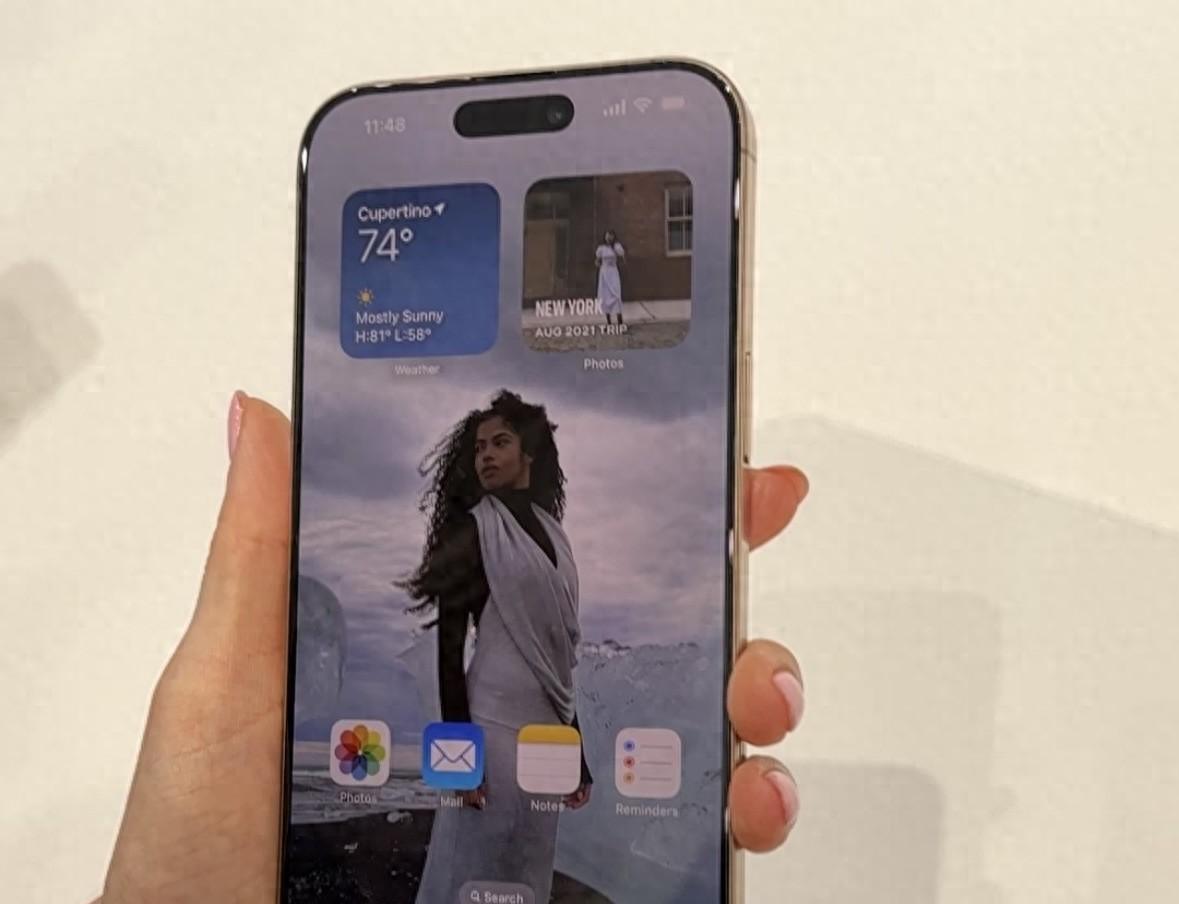 为迎接iPhone17，苹果开启狂暴清仓，iPhone16大跳水！