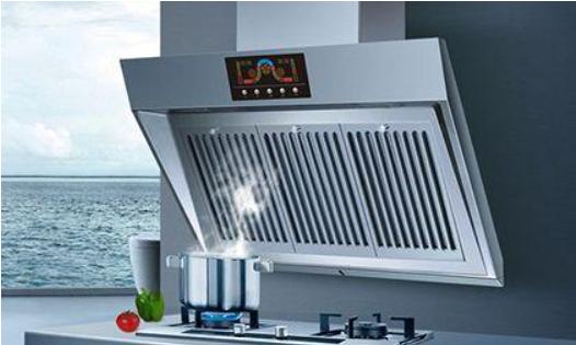 如何通过使用油烟机清洗液有效去除烟味（清洁油烟机的关键步骤与技巧）