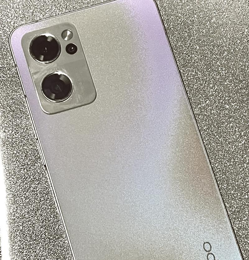 OPPOReno7，值得购买的高端手机（从外观到性能）