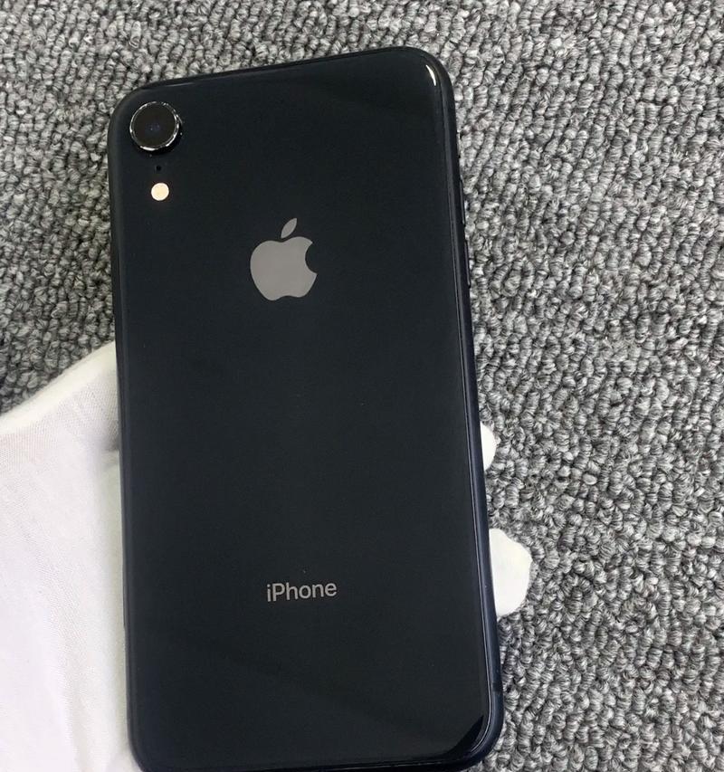iPhoneXR能否实现双卡使用（了解iPhoneXR双卡使用的方法和限制）
