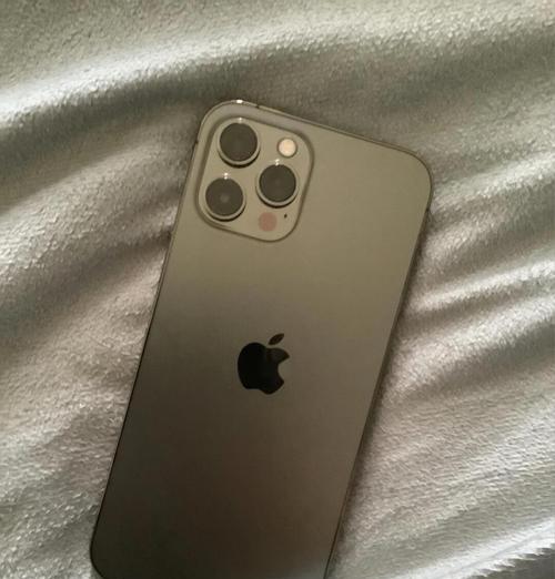 iPhone12手机详细评测(强大性能)