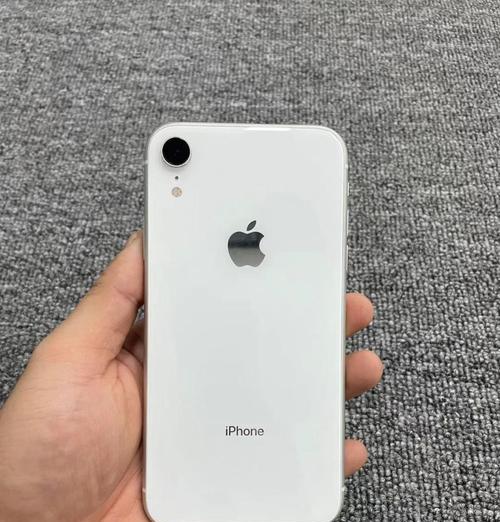 拥有双卡双待的iPhoneXR，用起来更方便（解读iPhoneXR的双卡功能）