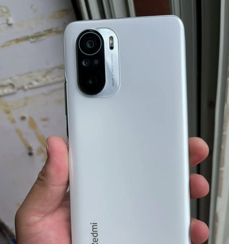 RedmiK40使用体验详细测评（打造顶级性价比旗舰的小米RedmiK40）